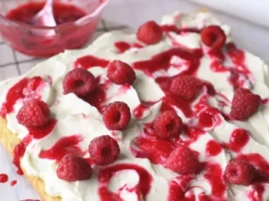 Love Cakes Raspberry Ripple Raspberry Ripple Cake | Love2Feed