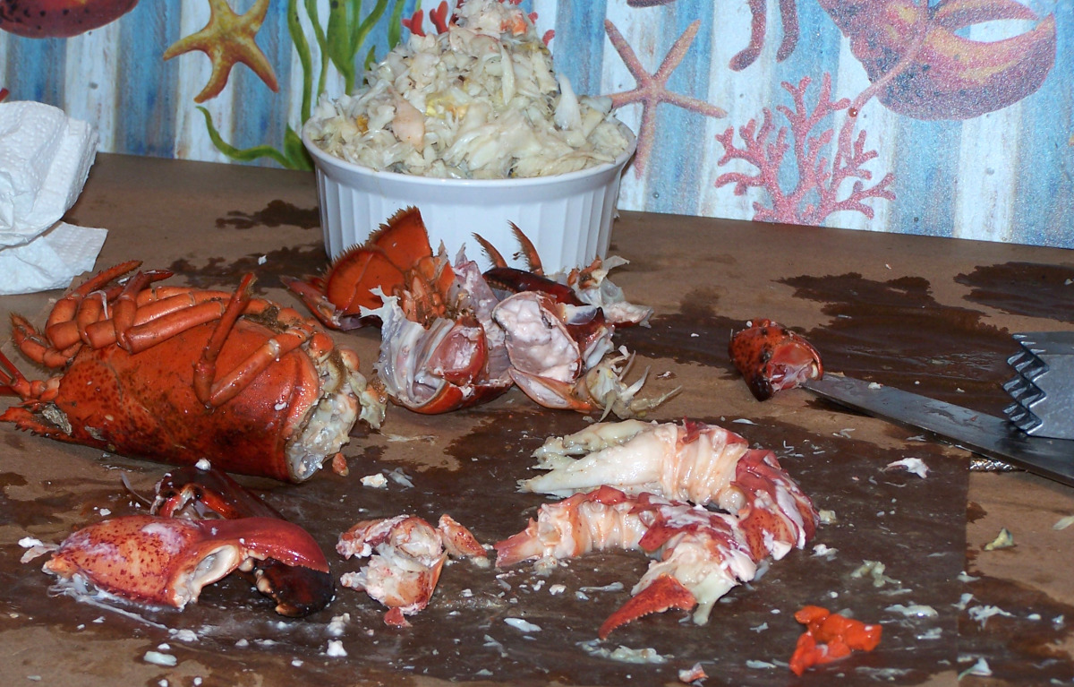 Seafood (Crab, Shrimp and Lobster) Boil and How to Open and Eat