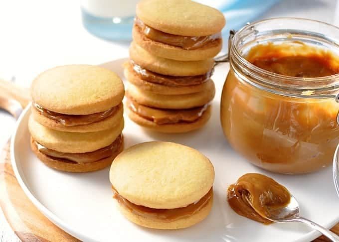 Shortbread Cookie Sandwich with Dulce De Leche