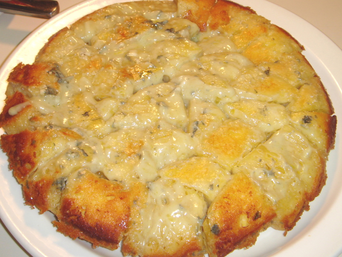 Best Blue Cheese Bread......mmmmmmmmmmm!!