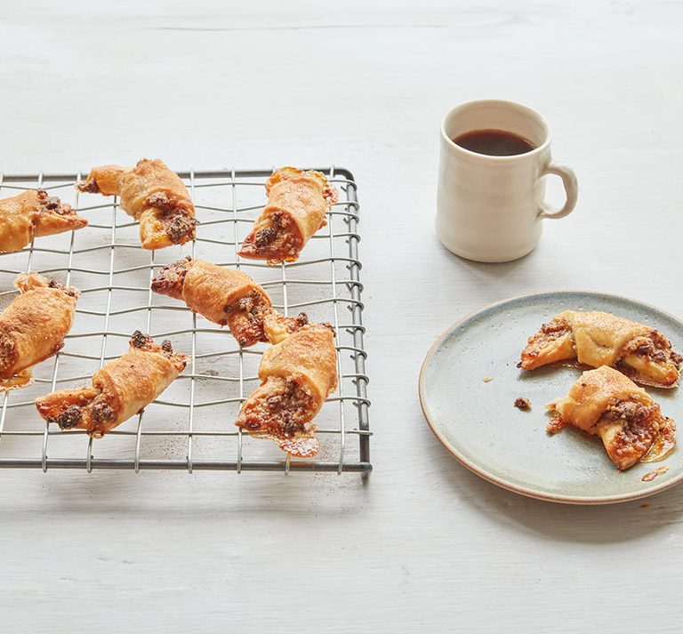 Cinnamon, raisin & walnut rugelach