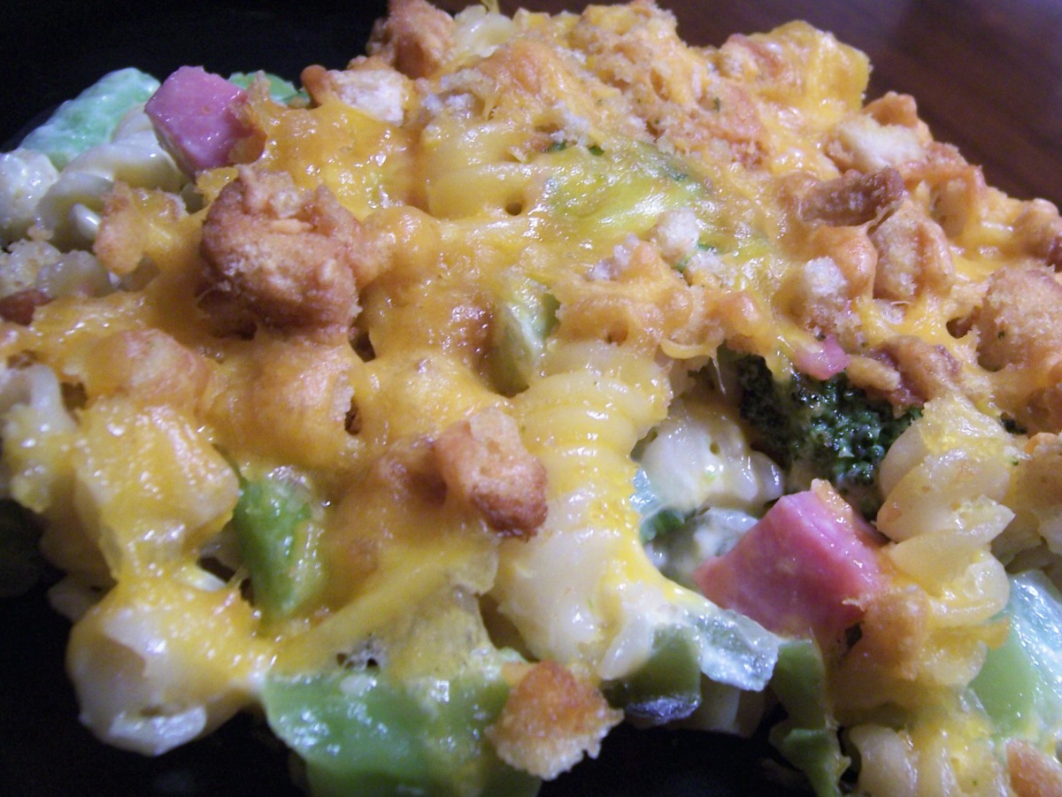 Cheesy Ham and Broccoli Casserole