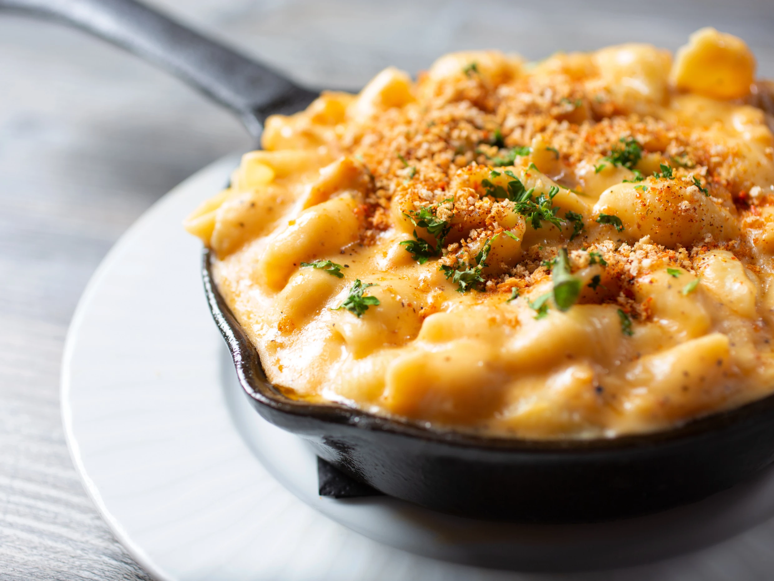 4-Cheese Mac and Cheese with Spicy Chilli Crust