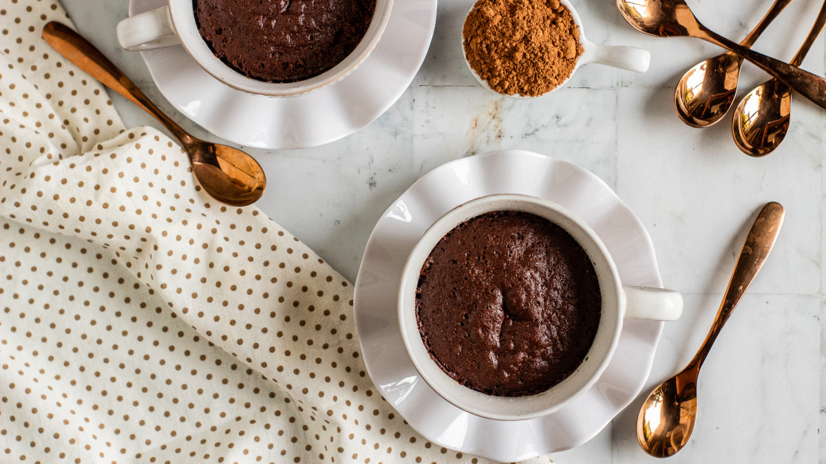 5-Minute Wacky Vegan Microwave Chocolate Cake for One