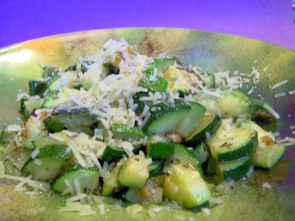 Easy Stir-Fried Zucchini and Garlic
