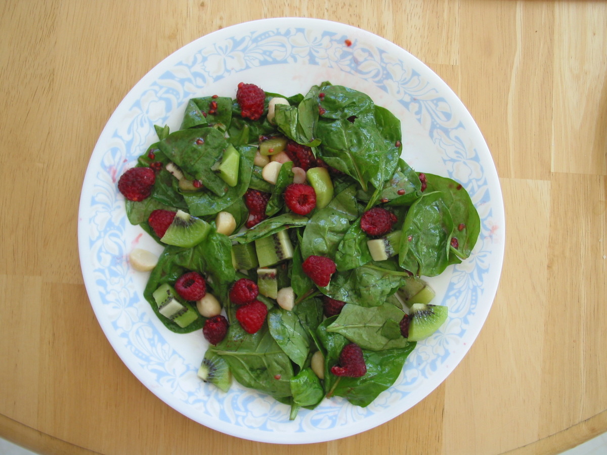 Splendid Raspberry Spinach Salad