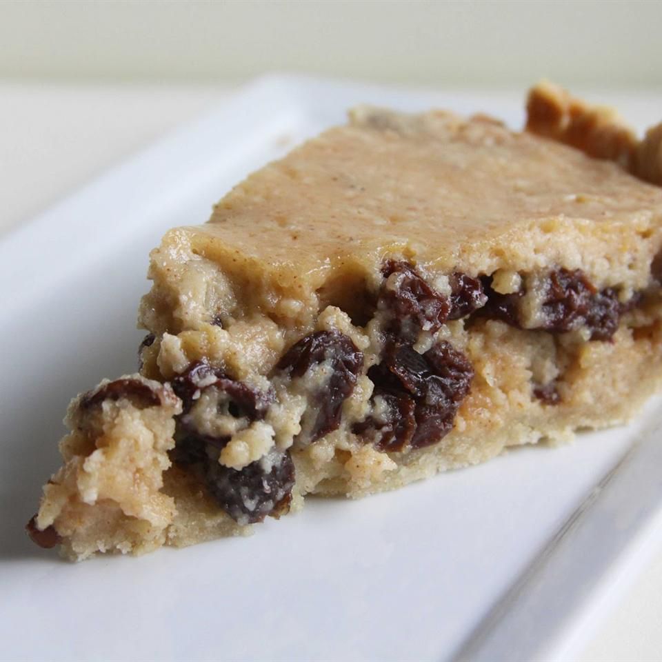 Norwegian Sour Cream and Raisin Pie