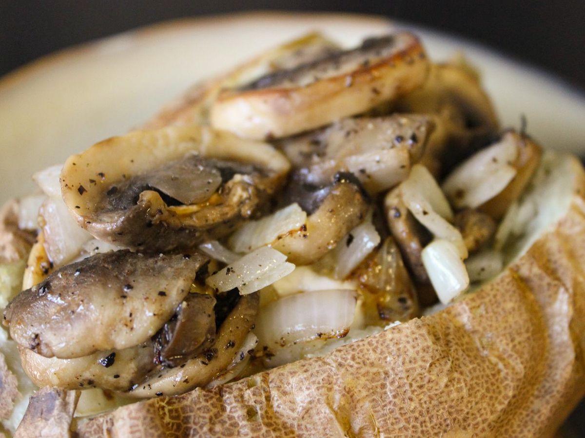 Baked Potato with Mushrooms