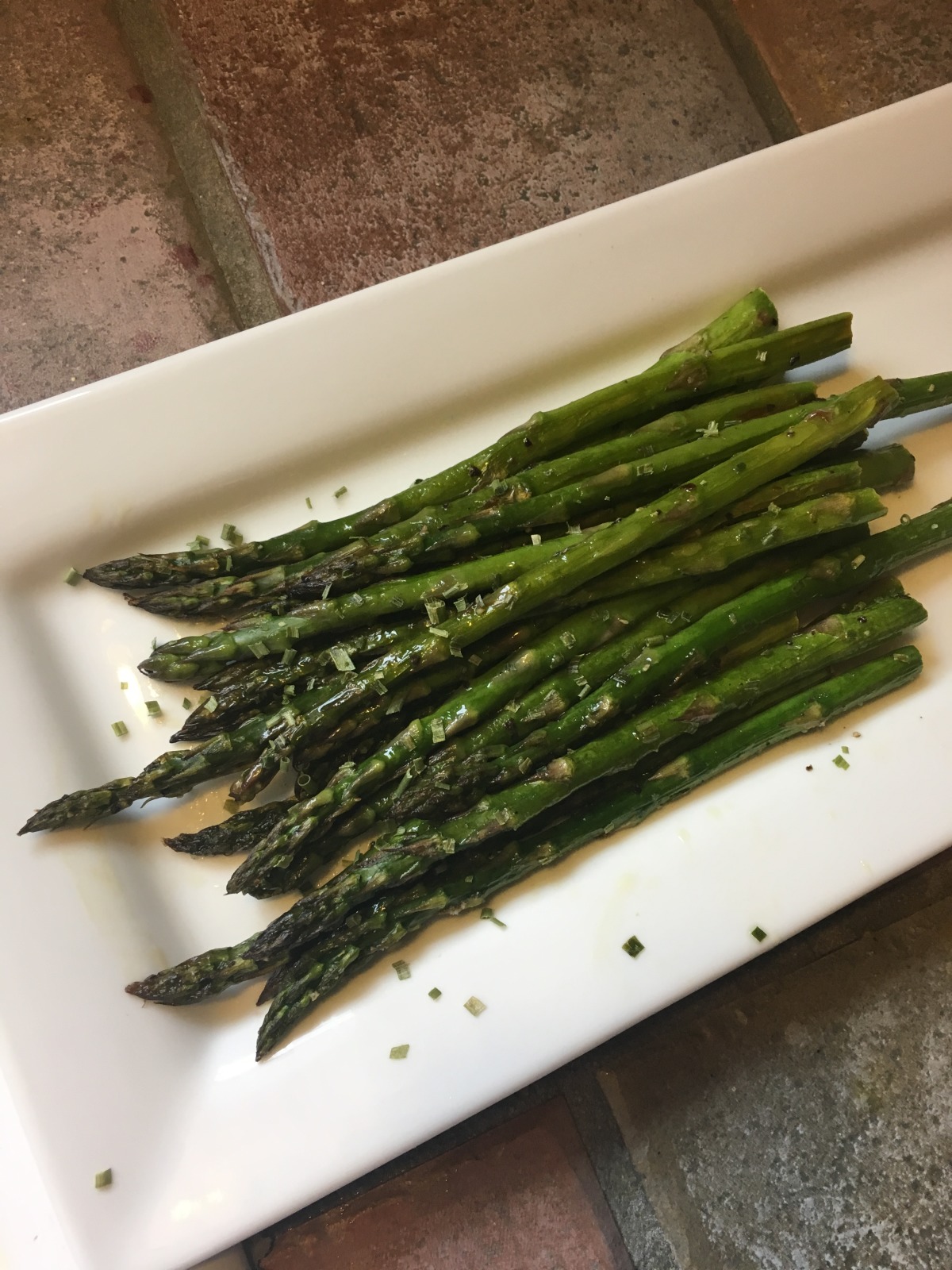 Roasted Asparagus With Lemon and Chives