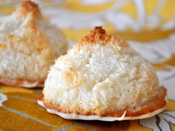 White Chocolate Dipped Lemon Macaroons Recipe