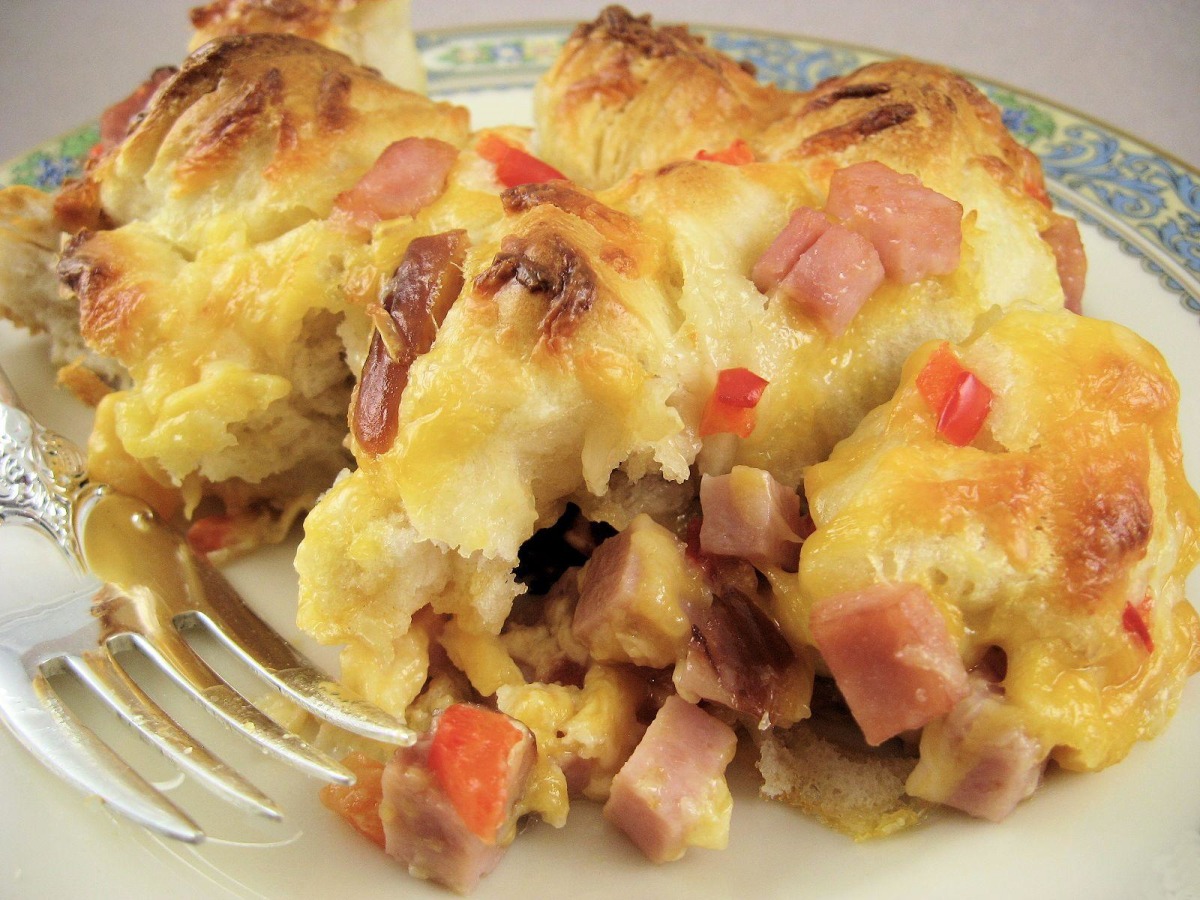 Cheesy Ham Biscuit Pull Aparts