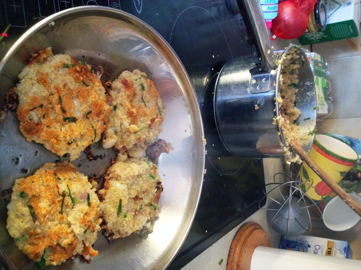 Cheesy Quinoa and Broccoli Patties