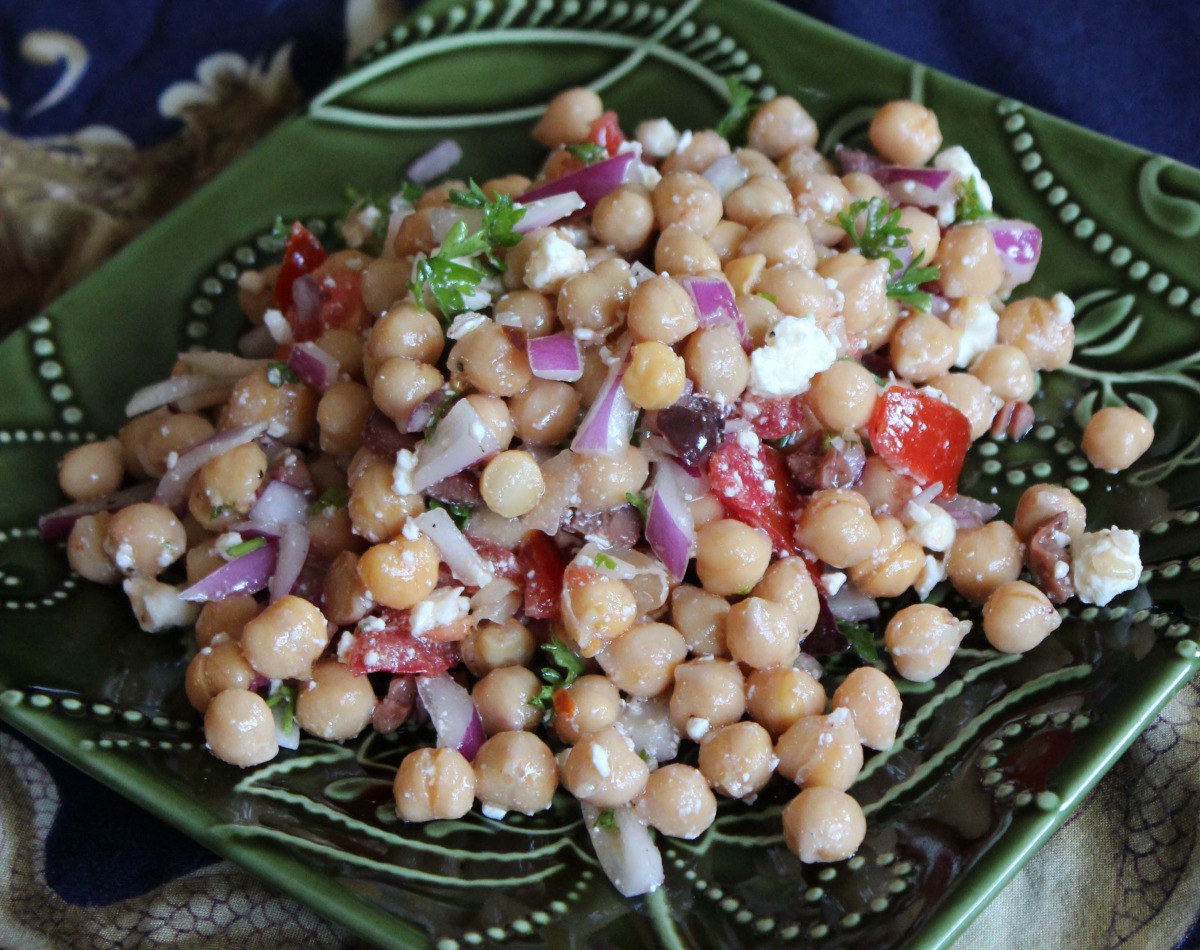5-Minute Greek Garbanzo Bean Salad