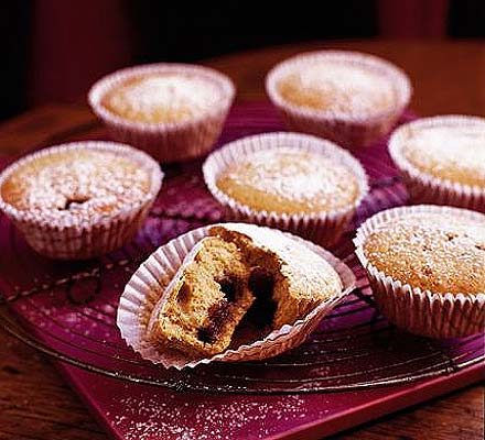 Little mince pie cakes