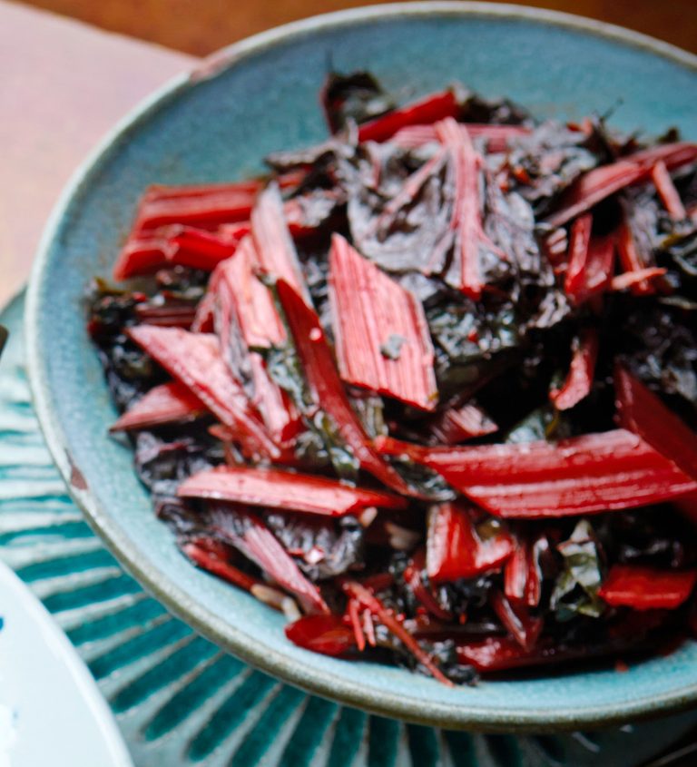 Seasonal 'wealth greens' ('Fa cai')