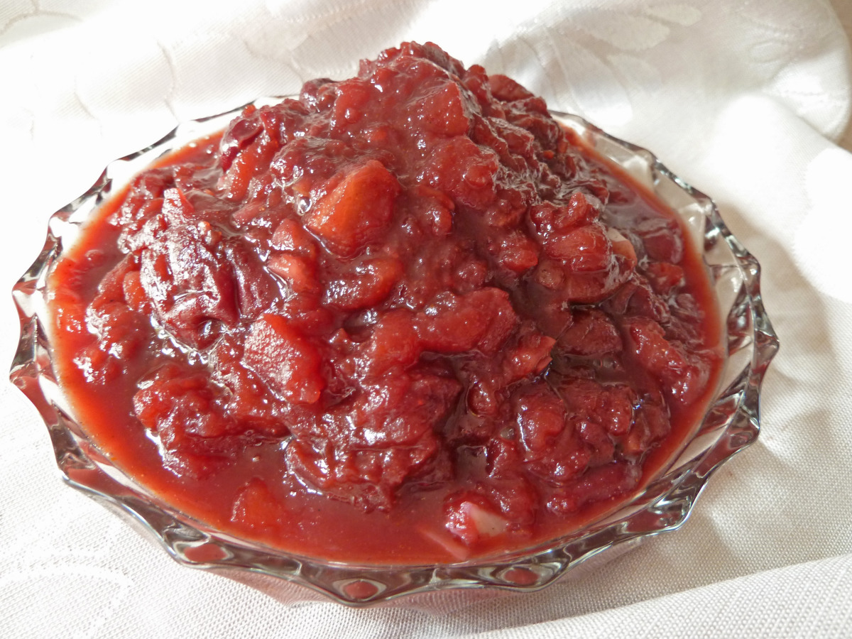 Spicy Cherry and Apple Chutney