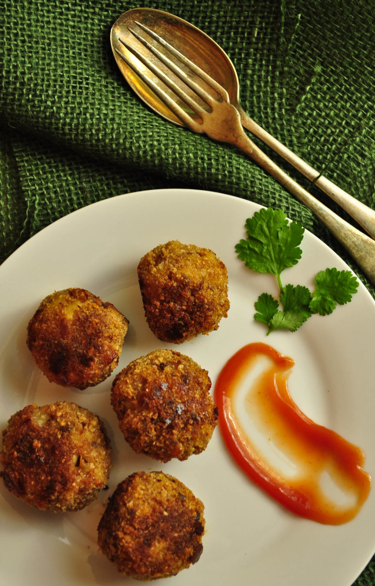 Cheesy Mac-N-Shrimp Balls