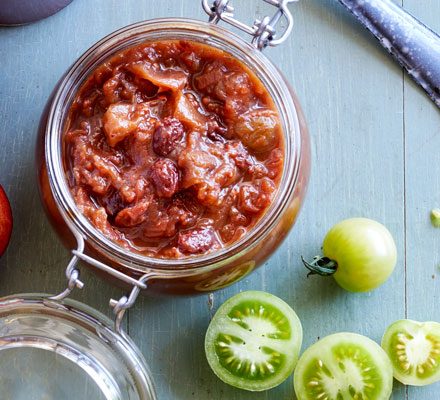 Green tomato & apple chutney