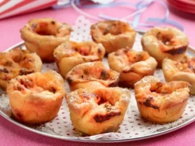Cheesy Muffin Pizzas