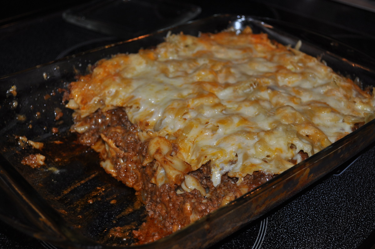 Cheesy Layered Ground Beef and Pasta Casserole