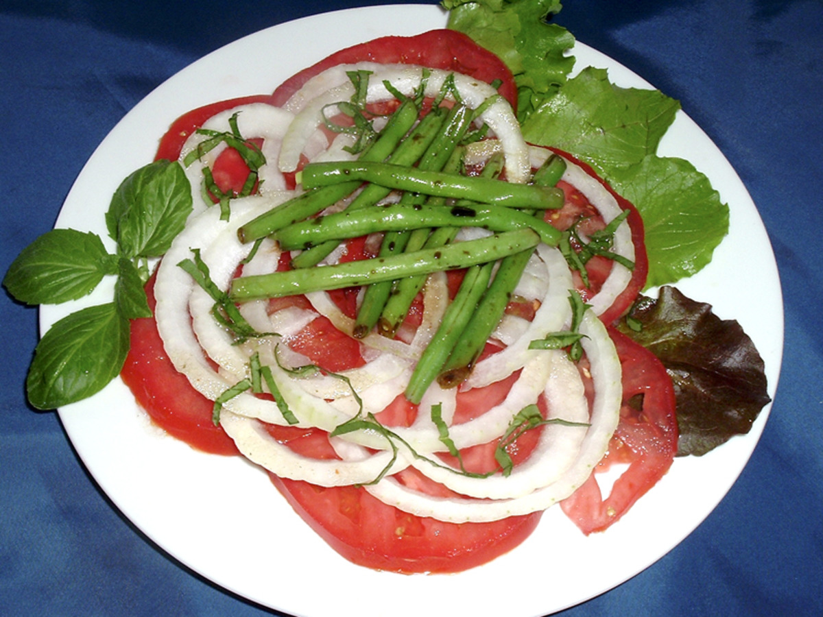 French String Beans/ Green Beans, Tomato &amp; Basil Salad