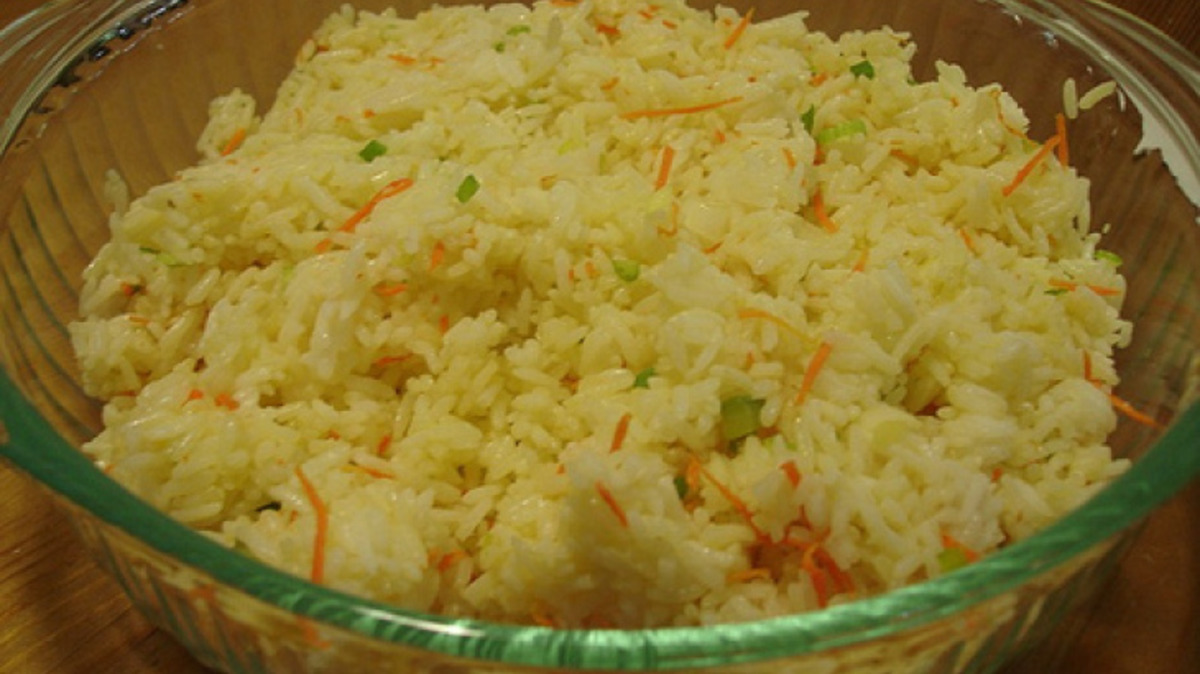 Pilafi  Me Throumbi (Greek Savory Rice)